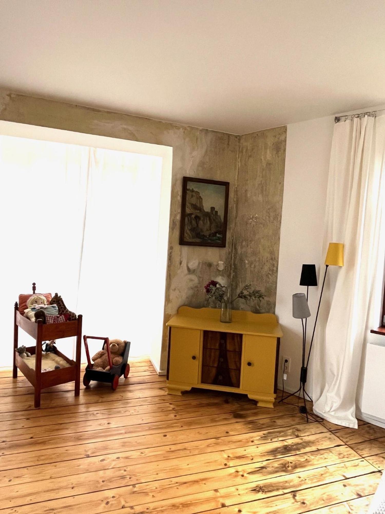 Kuenstlerzimmer Im Kulturhaus Haeselburg Gera Buitenkant foto