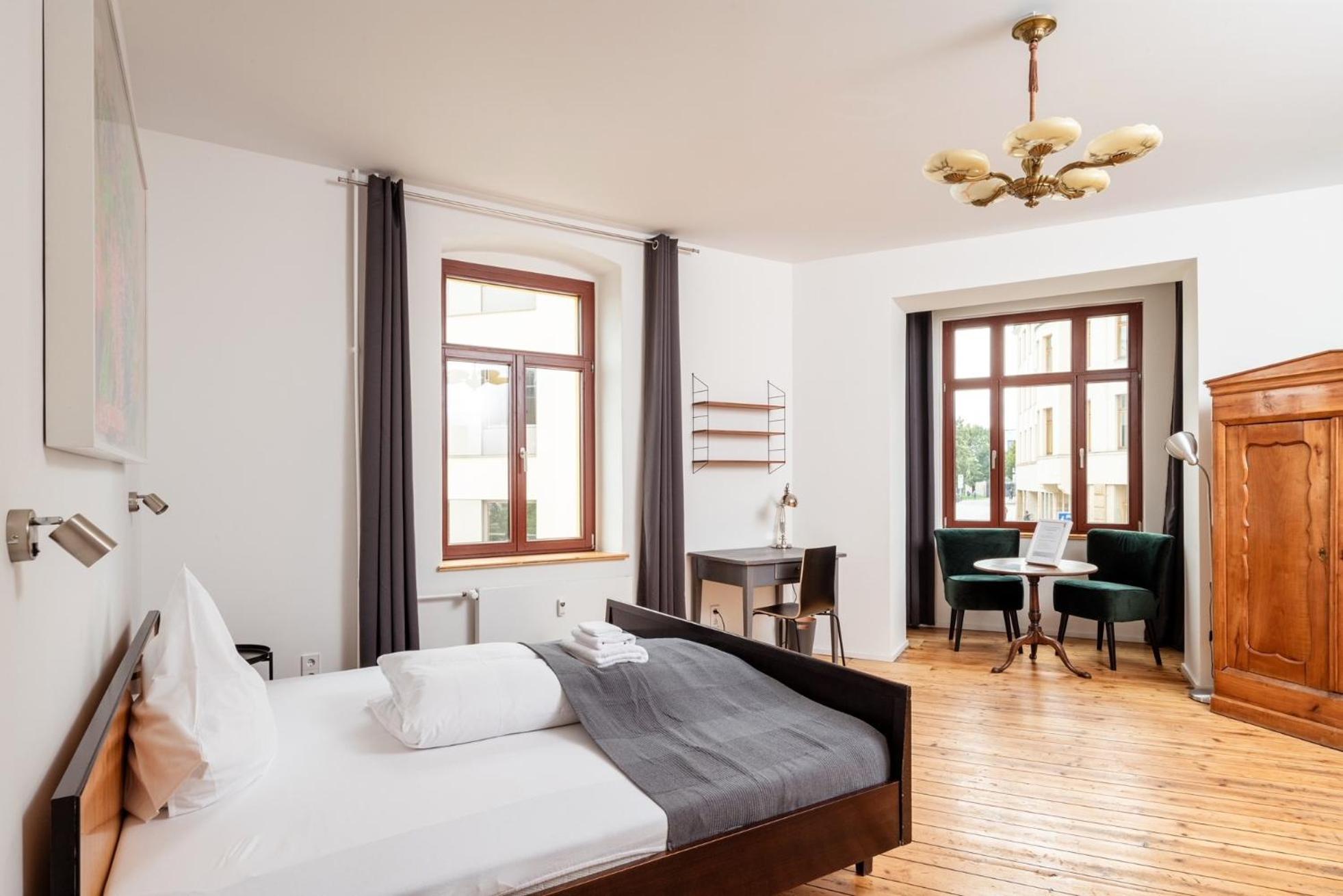 Kuenstlerzimmer Im Kulturhaus Haeselburg Gera Buitenkant foto